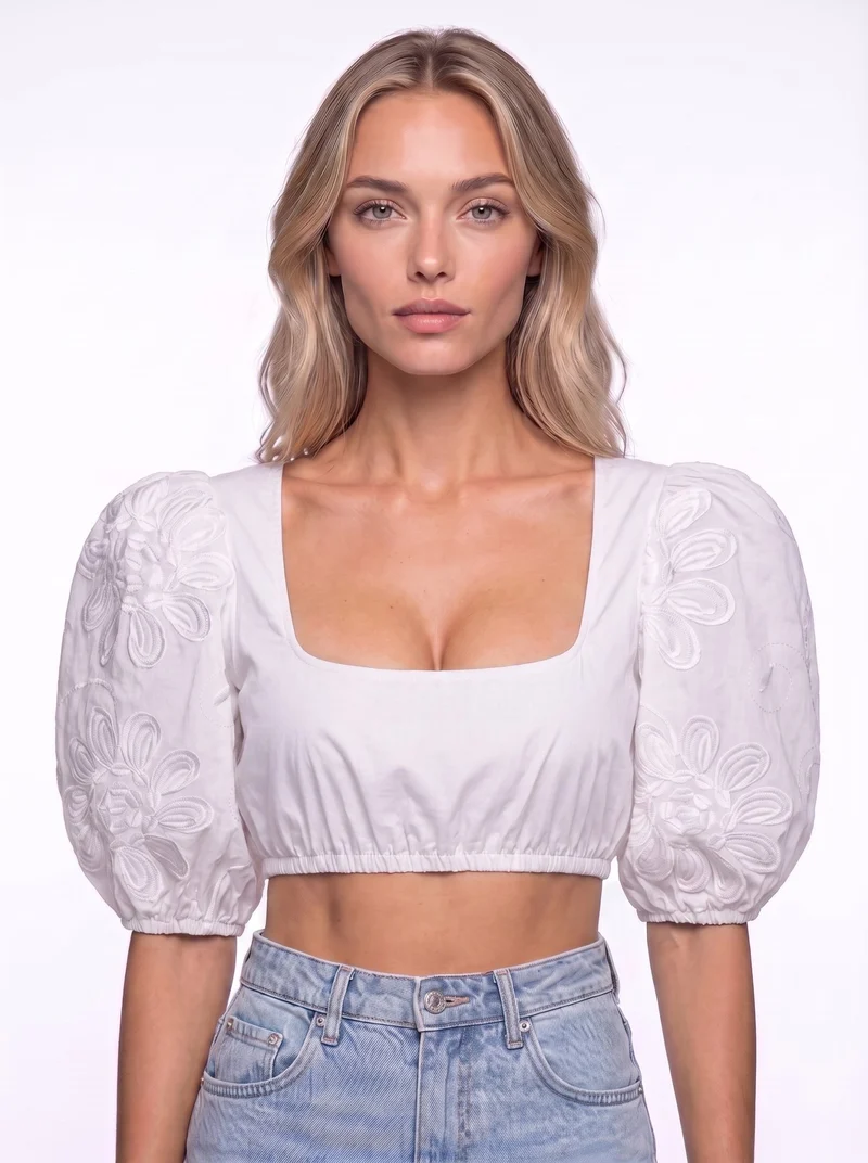 DIRNDLBLUSE KARREEAUSSCHNITT 3D FLOWERS PUFFÄRMEL WEISS