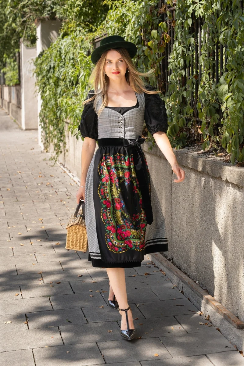 PEPITA LODEN FOLKLOREDIRNDL SCHWARZ/ WEISS 2026