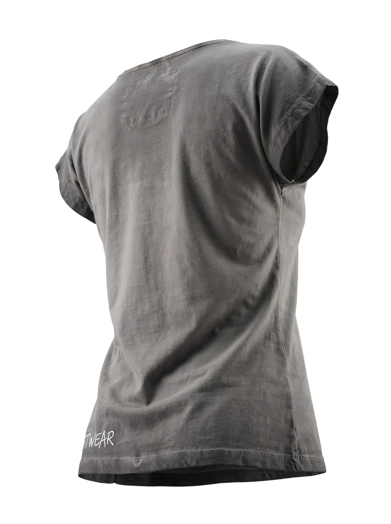 MODELL: FRIZZI