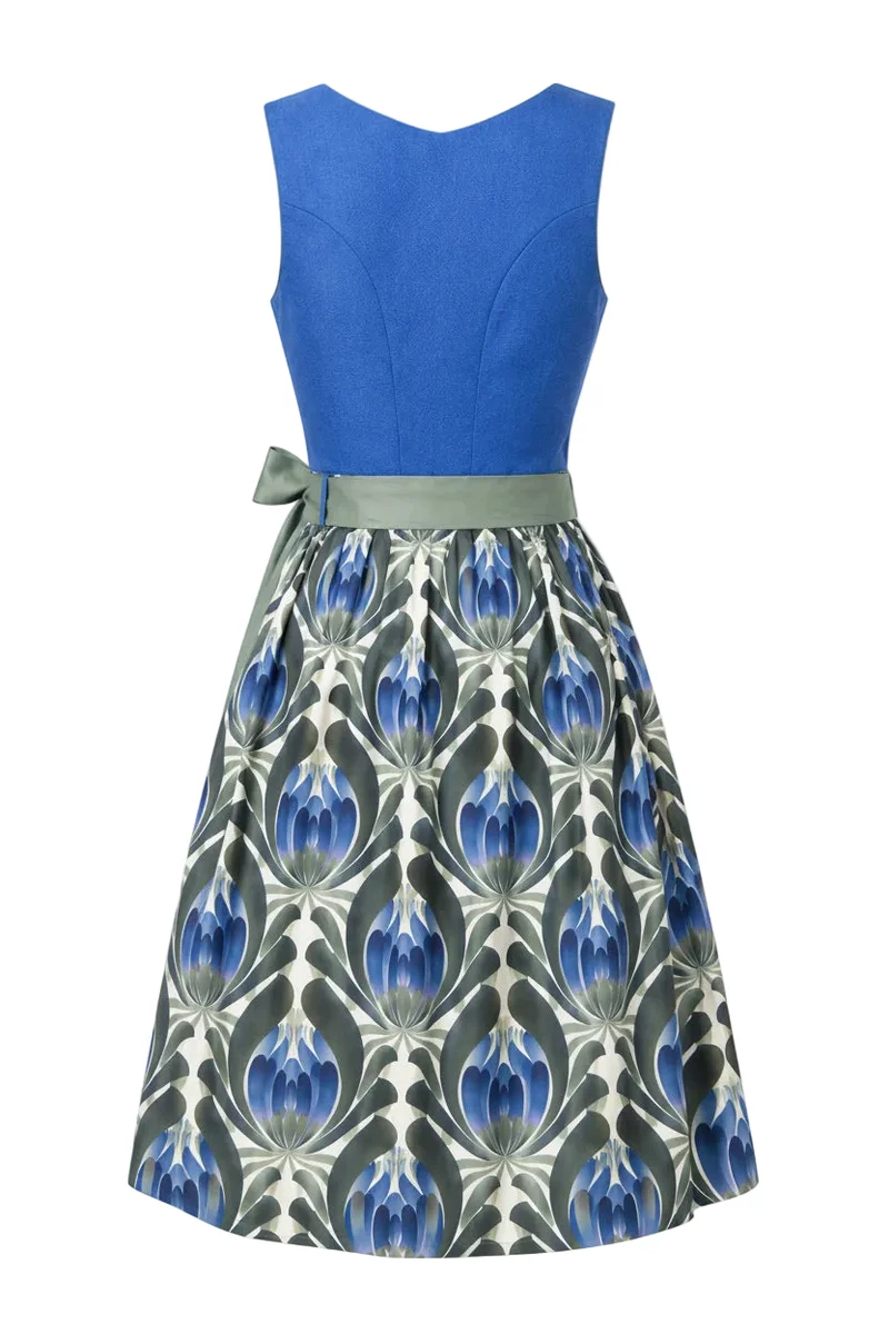 Dirndl mit Leinenoberteil und Druckrock