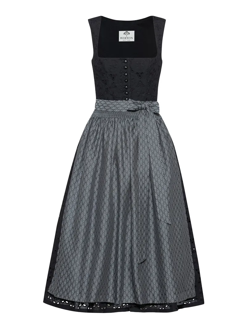 Besticktes Lochstickerei-Dirndl mit Jacquardschürz