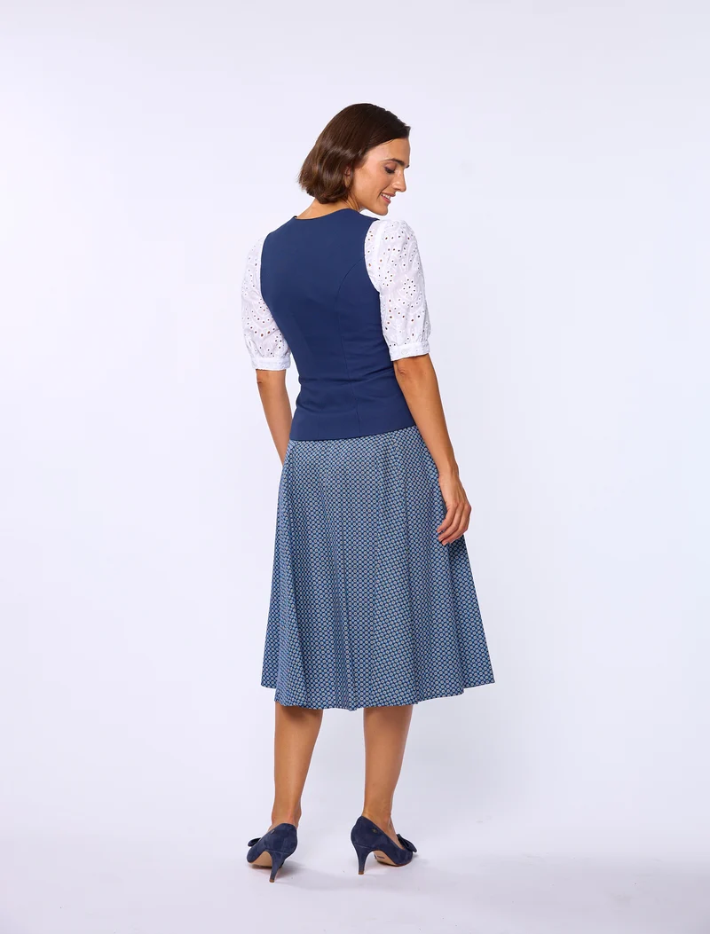 Streifen-Jacquard-Mieder mit Silberknöpfen