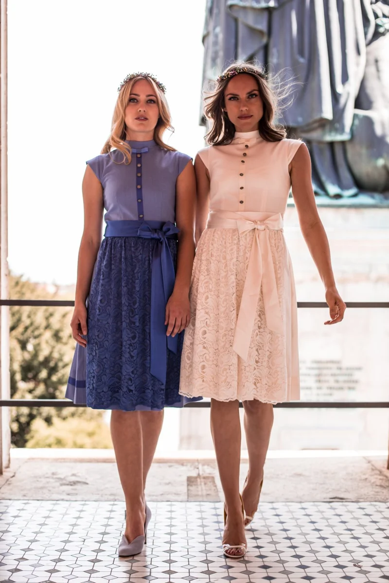 HOCHZEITSDIRNDL LACE AND BOW BLEU
