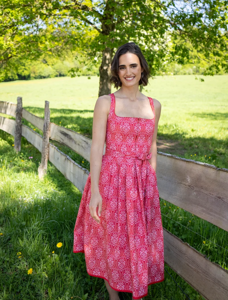 Sommerliches Trägerkleid aus Baumwolldruck
