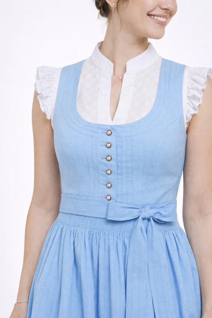 Leinen-Dirndl mit Schnurstepp & Baumwollschürze