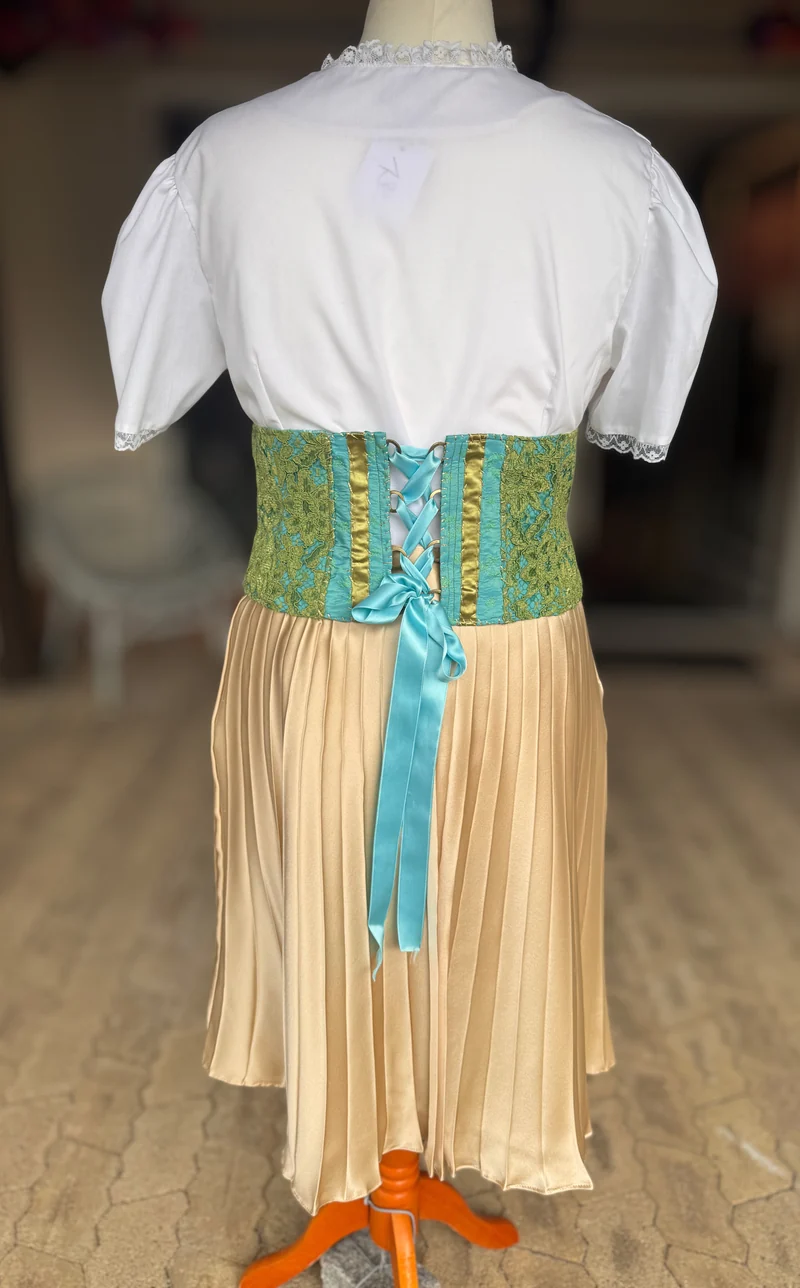 Tian von Tastique Dirndl, 4-Teiler Mieder, Rock, Schürze, Gr. 44 Unikat