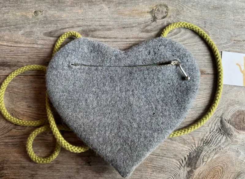 Handtasche, Umhängetasche, Crossbody, Filz, Herz, grau