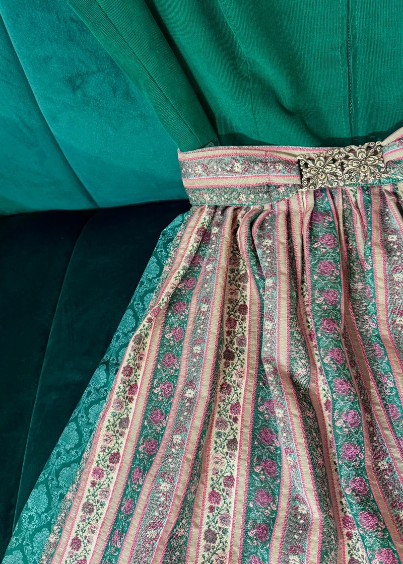 Dirndl Goldstich Cord grün 73cm