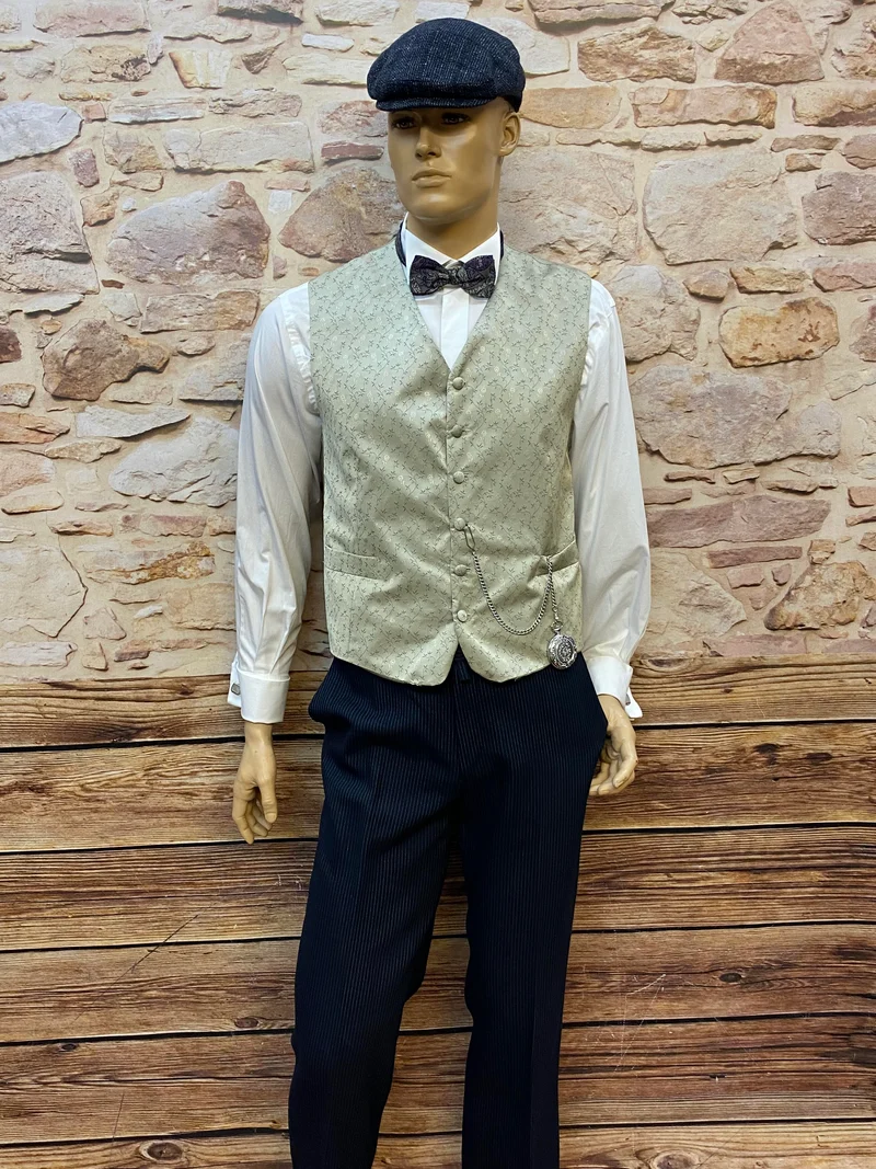 20er Jahre Herren Outfit Gr. 26 – Weste, Nadelstreifenhose & Schiebermütze