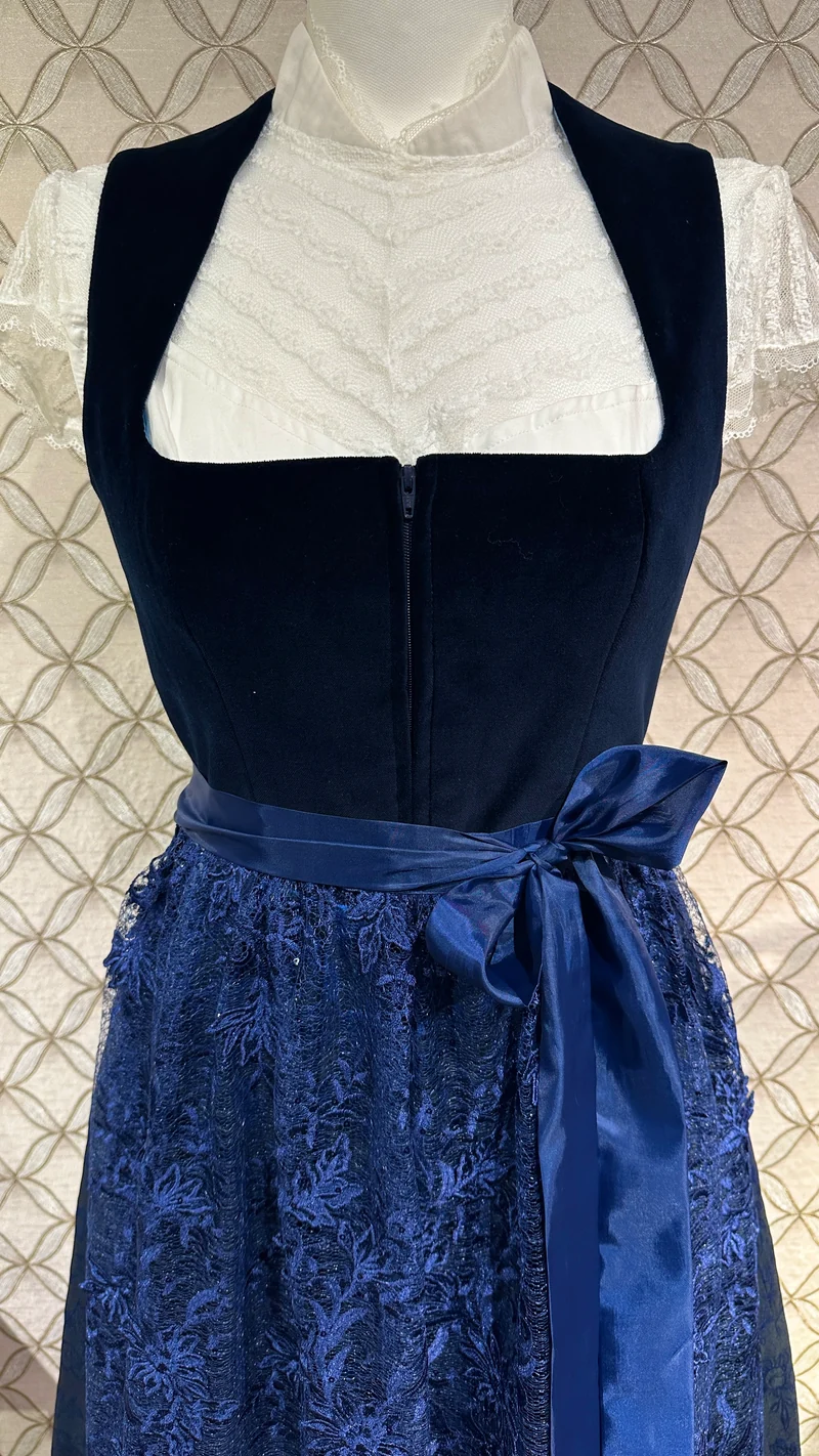 Dirndl Goldstich Samt marine 75cm