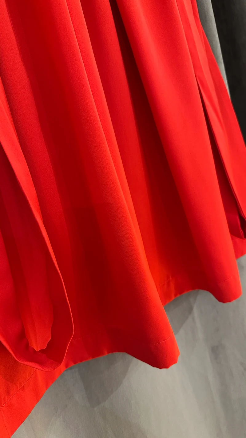 Dirndlschürze in kräftigem rot 70cm Lang