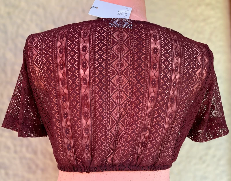 Dirndlbluse Alpenfee, Nessa halbarm, rot, Spitze, große Größen