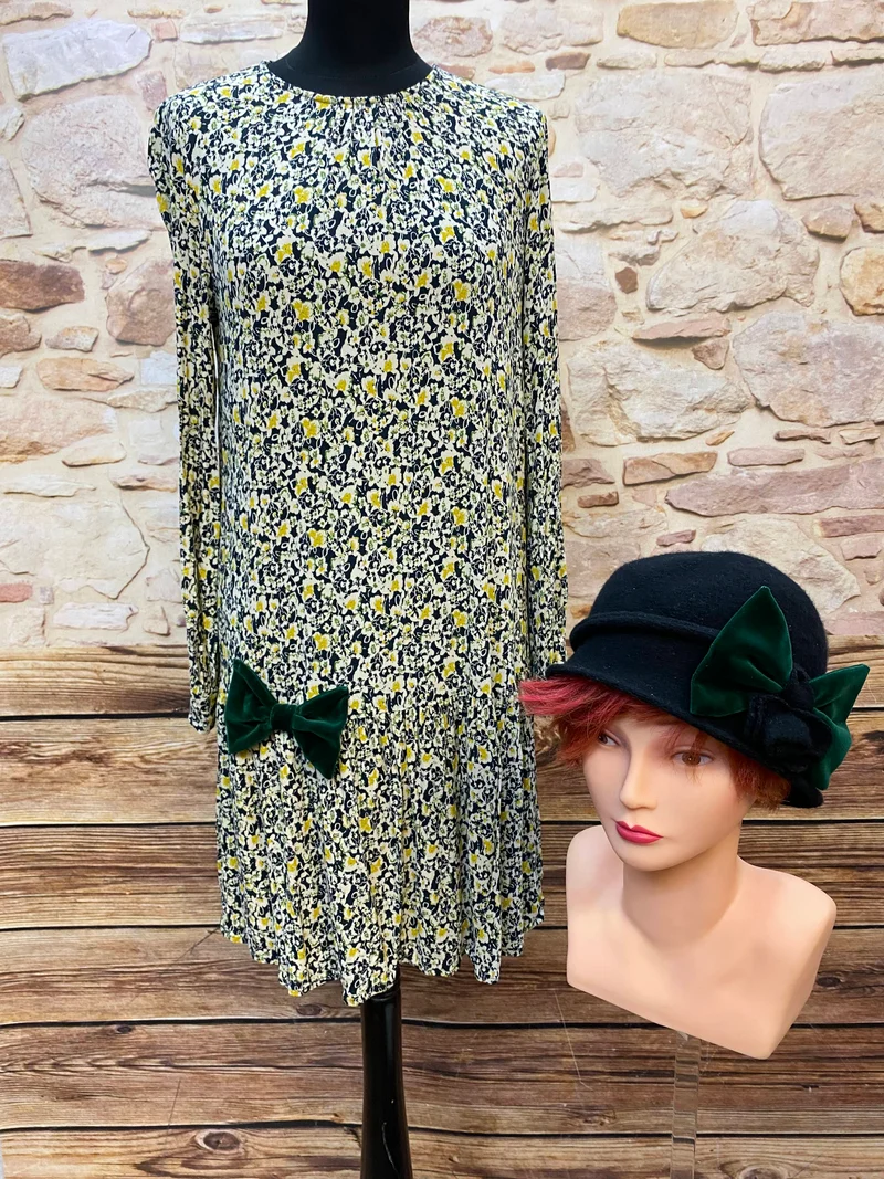 20er Jahre Damen Outfit Gr. 36 | Kleid mit Wollhut