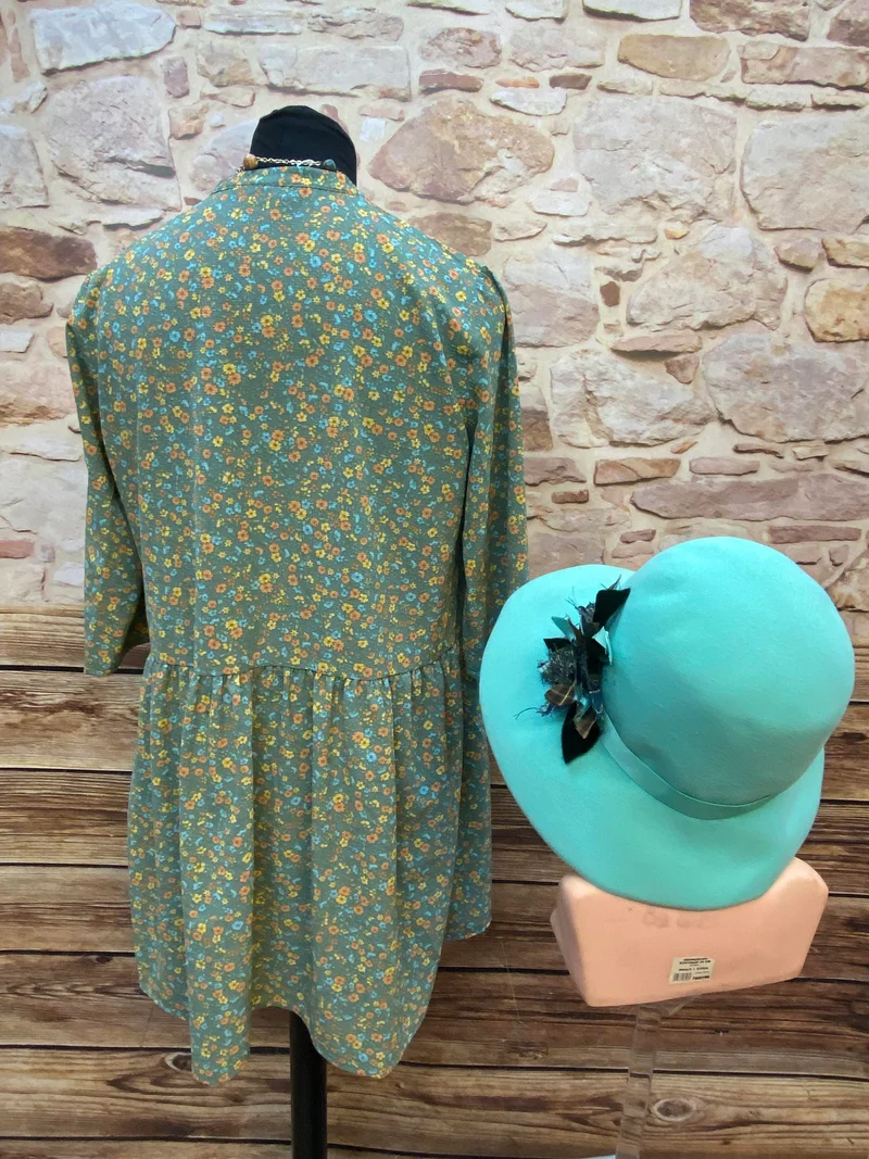 20er Jahre Damen Outfit Gr. 42 | Kleid mit Hut & Kette
