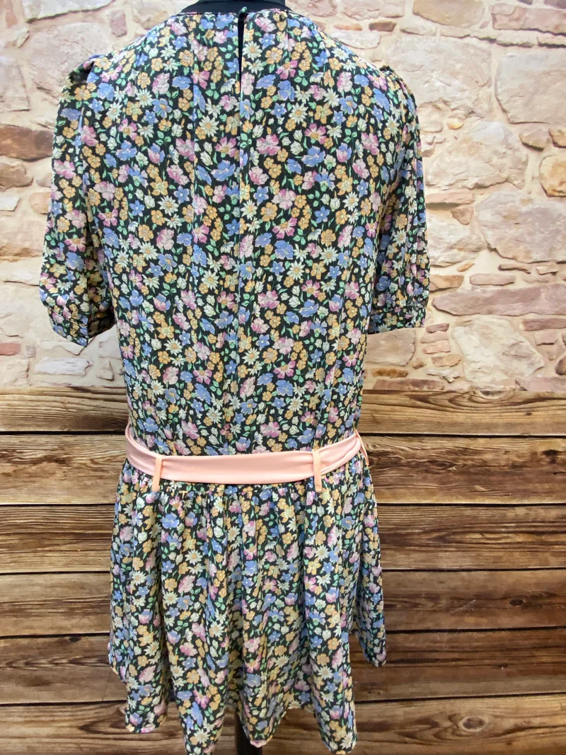 20er Jahre Damen Outfit Gr. 44 | Kleid mit Strohhut