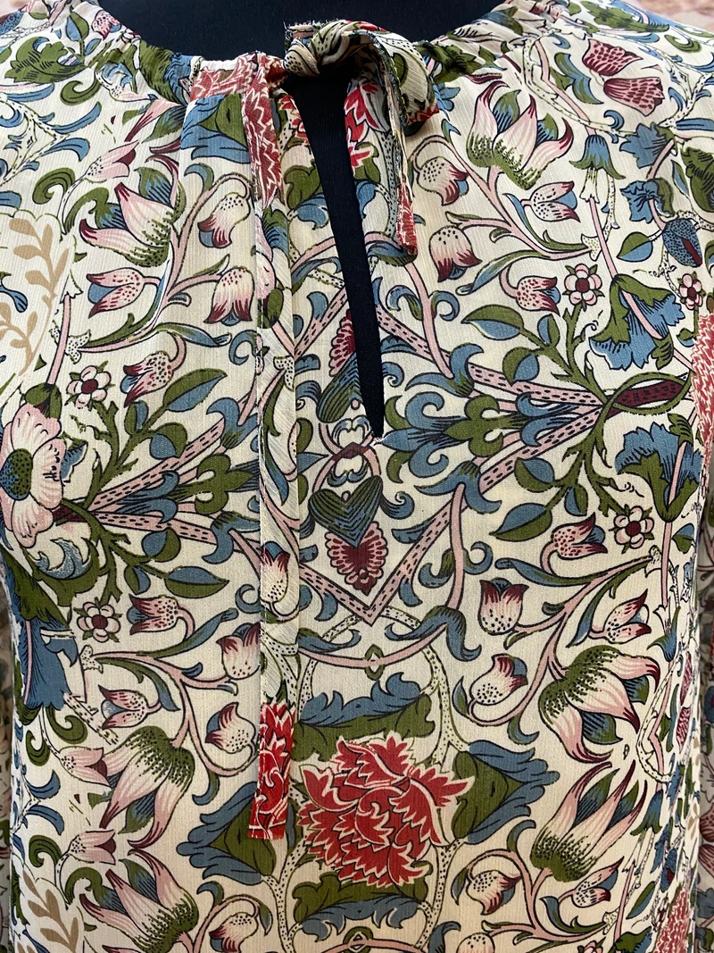 20er Jahre Damen Outfit Gr. 38 | Florales Kleid mit Hut