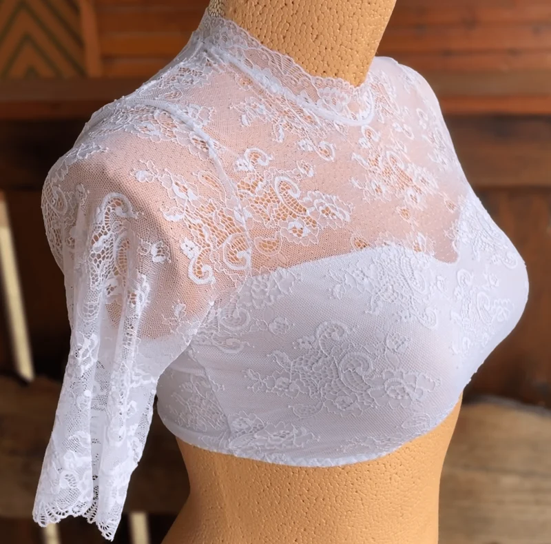 Dirndlbluse Nina von C., Marina, weiß, halbarm, hochgeschlossen, Blüten