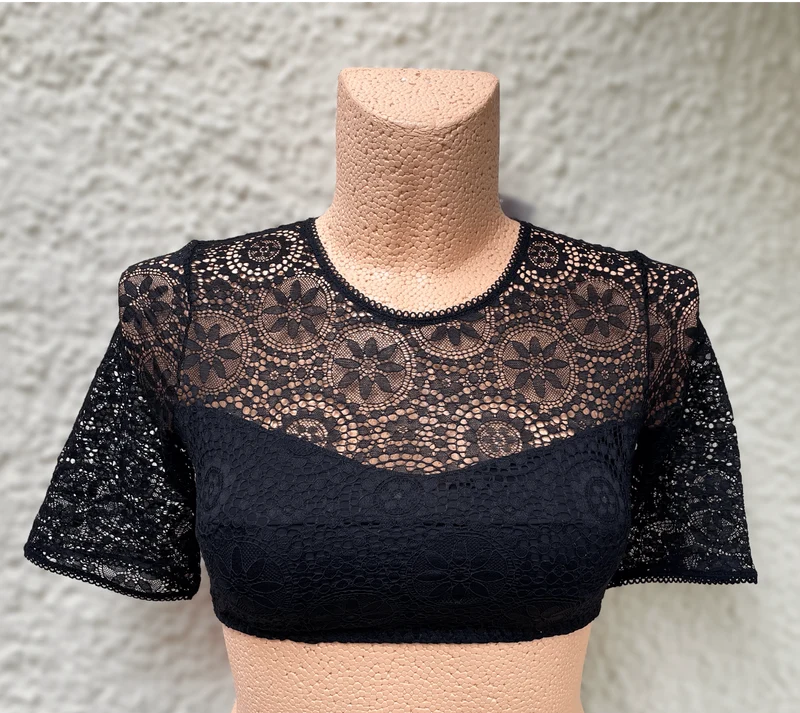 Dirndlbluse Nina von C., Miriam, schwarz, halbarm, hochgeschlossen, Blüten