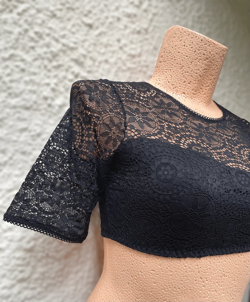 Dirndlbluse Nina von C., Miriam, schwarz, halbarm, hochgeschlossen, Blüten