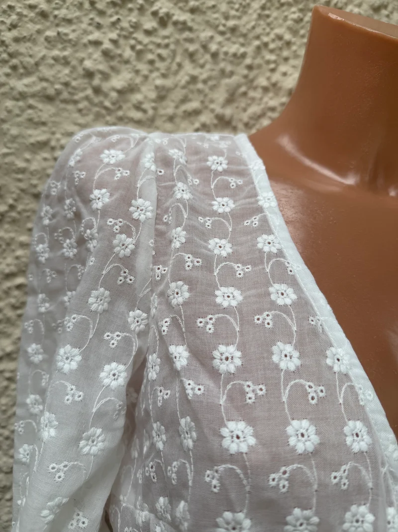 Dirndlbluse Krüger Madl, Signe, V-Ausschnitt, Spitze