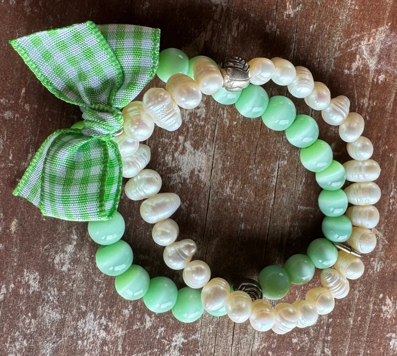 Trachten Armband, weiß, grün Perlen, kariert