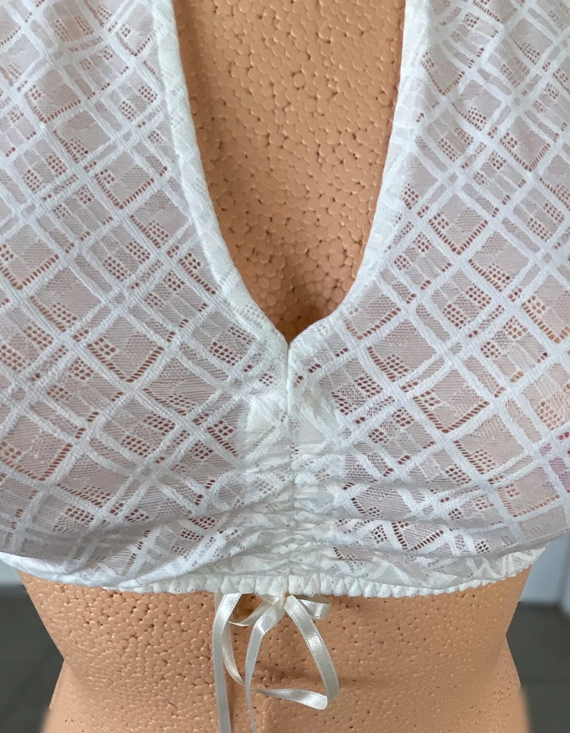 Dirndlbluse Nina von C., Lea champagner, halbarm, V-Ausschnitt