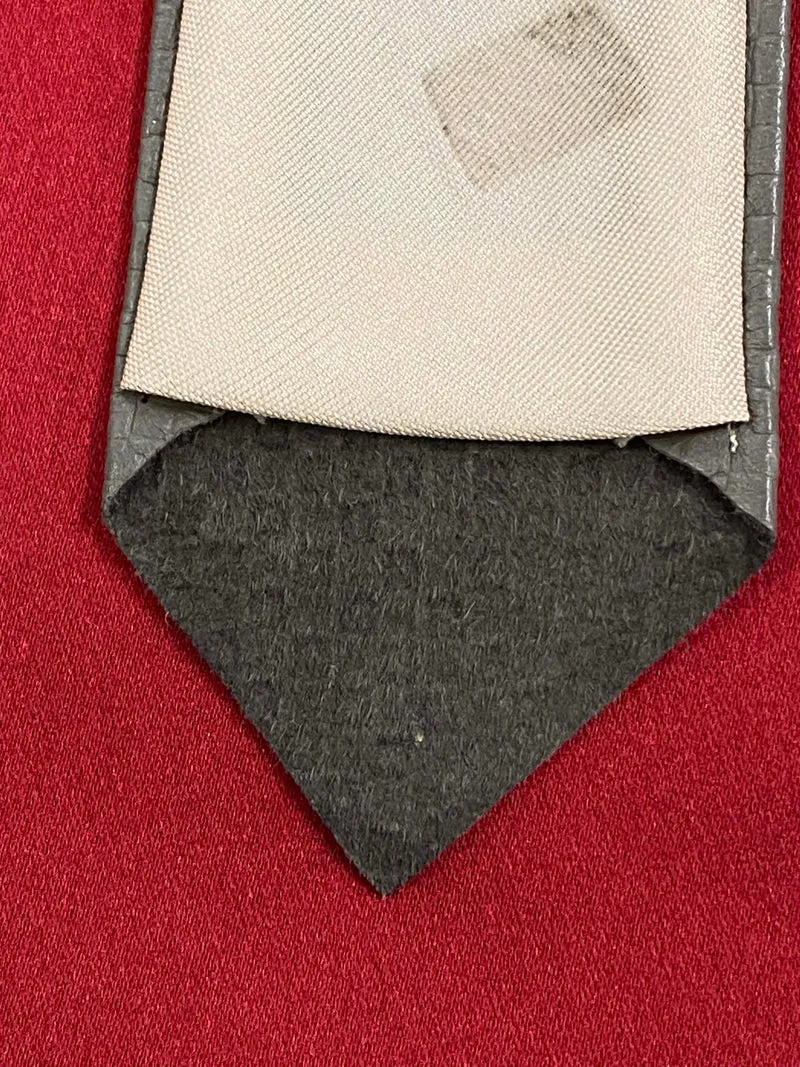 Vintage Lederkrawatte Grau mit Struktur – klassische Herren Krawatte