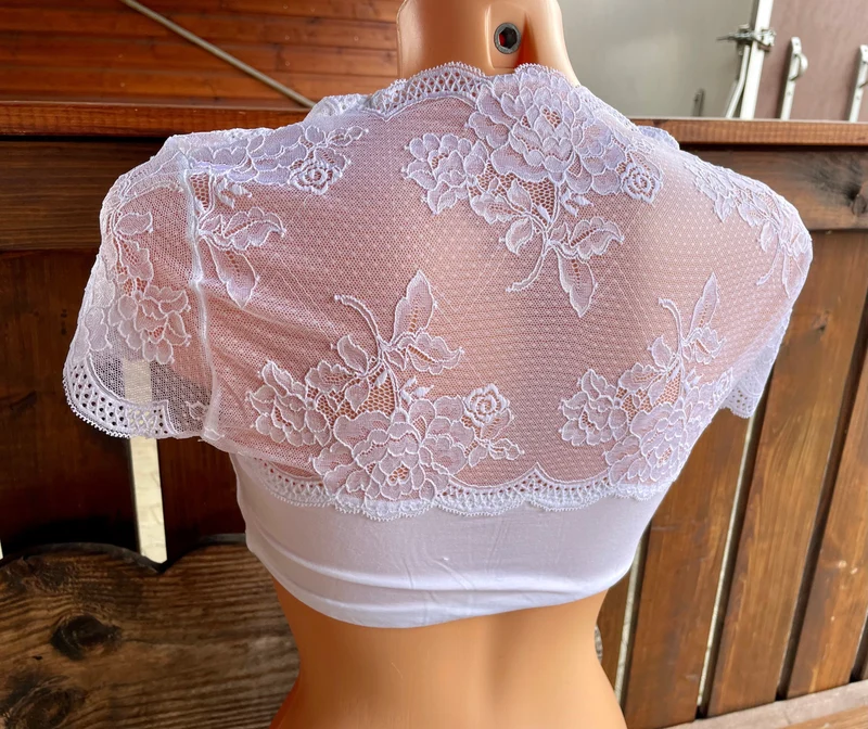 Dirndlbluse Nina von C., Sybille, weiß, kurzarm, Blüten