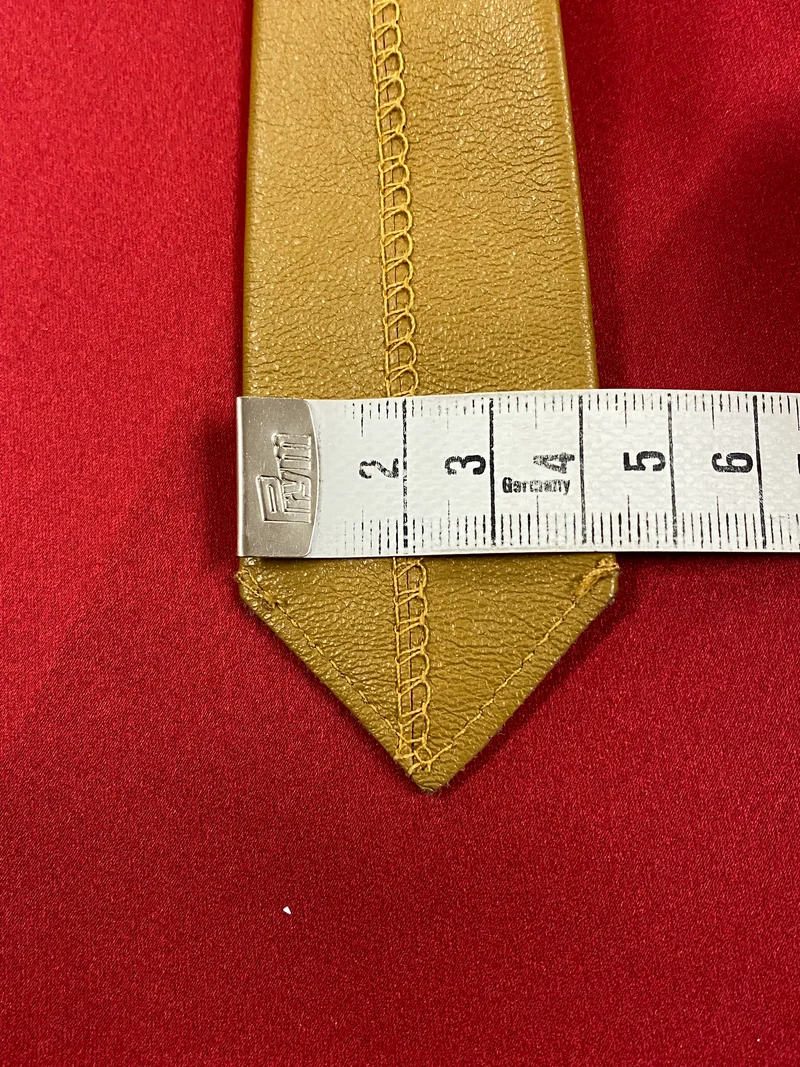 Vintage Lederkrawatte Ocker Beige – Retro Herren Accessoire