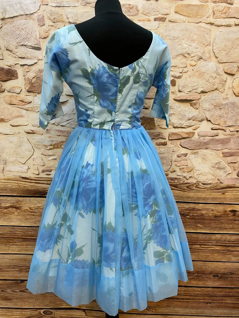 Original Vintage 50er Jahre Kleid Hellblau Gr. 32/34 – handgefertigtes Blumenkleid mit Tüllrock