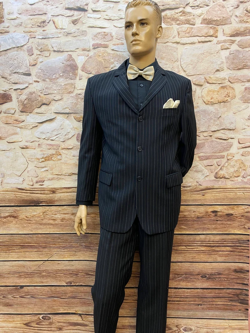 Nadelstreifenanzug Herren Gr. 26 – 20er Jahre Stil mit Accessoires