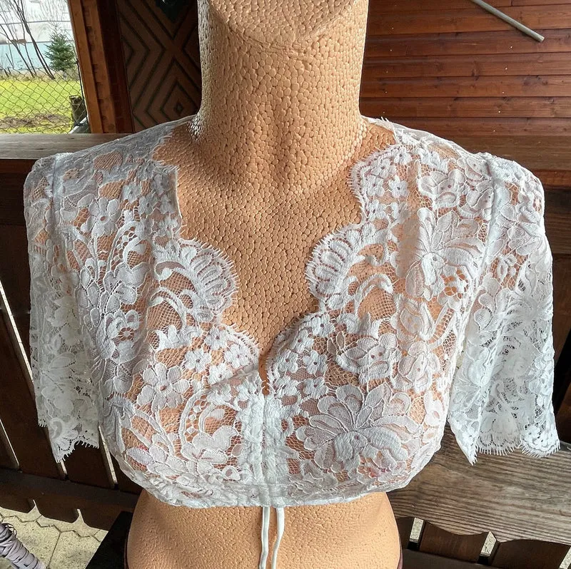 Dirndlbluse, Spieth & Wensky, Pakuna, Spitze, V-Ausschnitt, creme