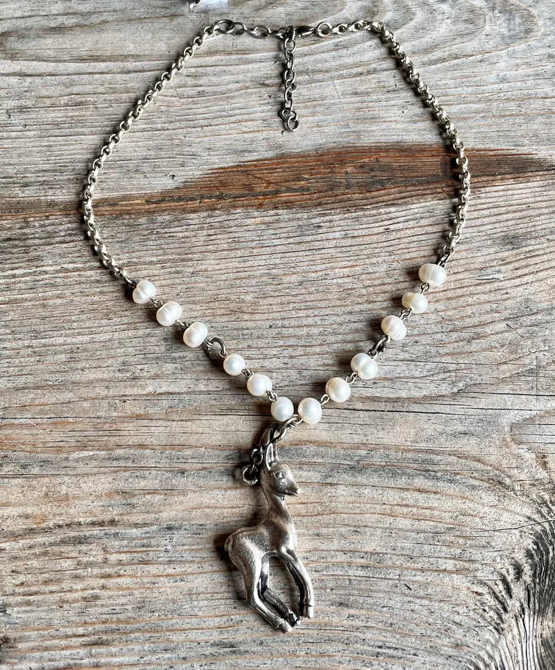 Trachten Kette Collier, Süßwasser Perlen, Reh