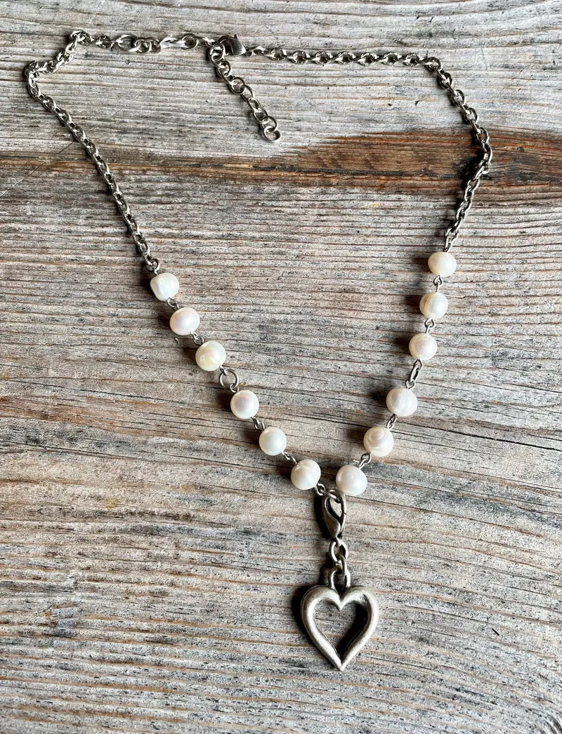 Trachten Kette Collier, Süßwasser Perlen, Herz