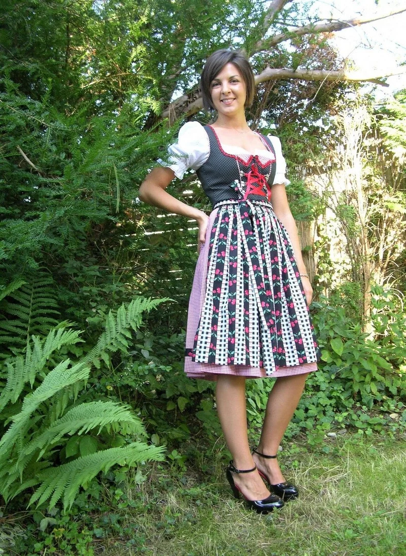 Dirndl Rose, Baumwolle, Kirschen, schwarz, rot, Midi 60 cm