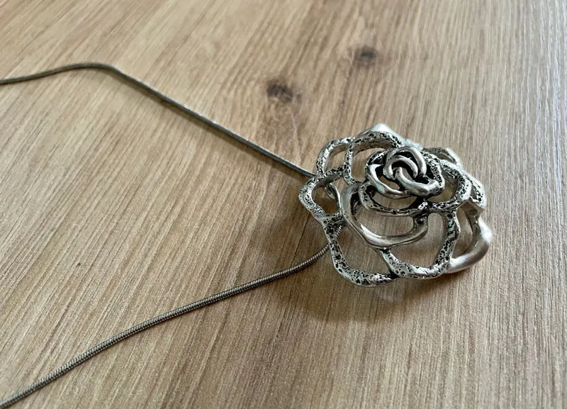 Trachten Kette mit großem Rosenanhänger Vintage
