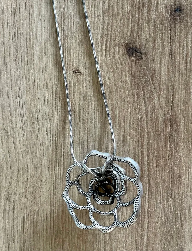 Trachten Kette mit großem Rosenanhänger Vintage