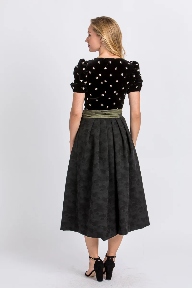 Almliebe Dirndl Rosmarie schwarz