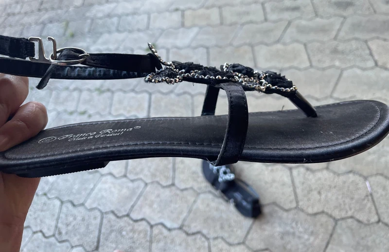 Sandalen, Zehentrenner, schwarz, Glitzer, Satin