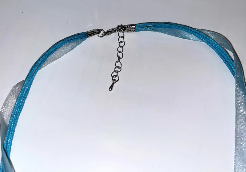Trachten Kette mit Breze und Strass, verschiedene Farben