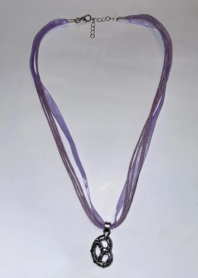 Trachten Kette mit Breze und Strass, verschiedene Farben