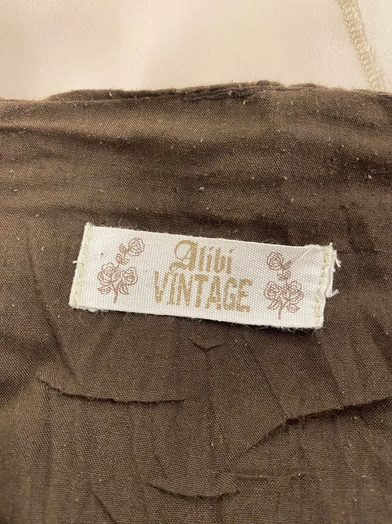 Damen Vintage Outfit Gr. 44 mit Rüschenbluse, langem Rock, Hut und Handschuhen