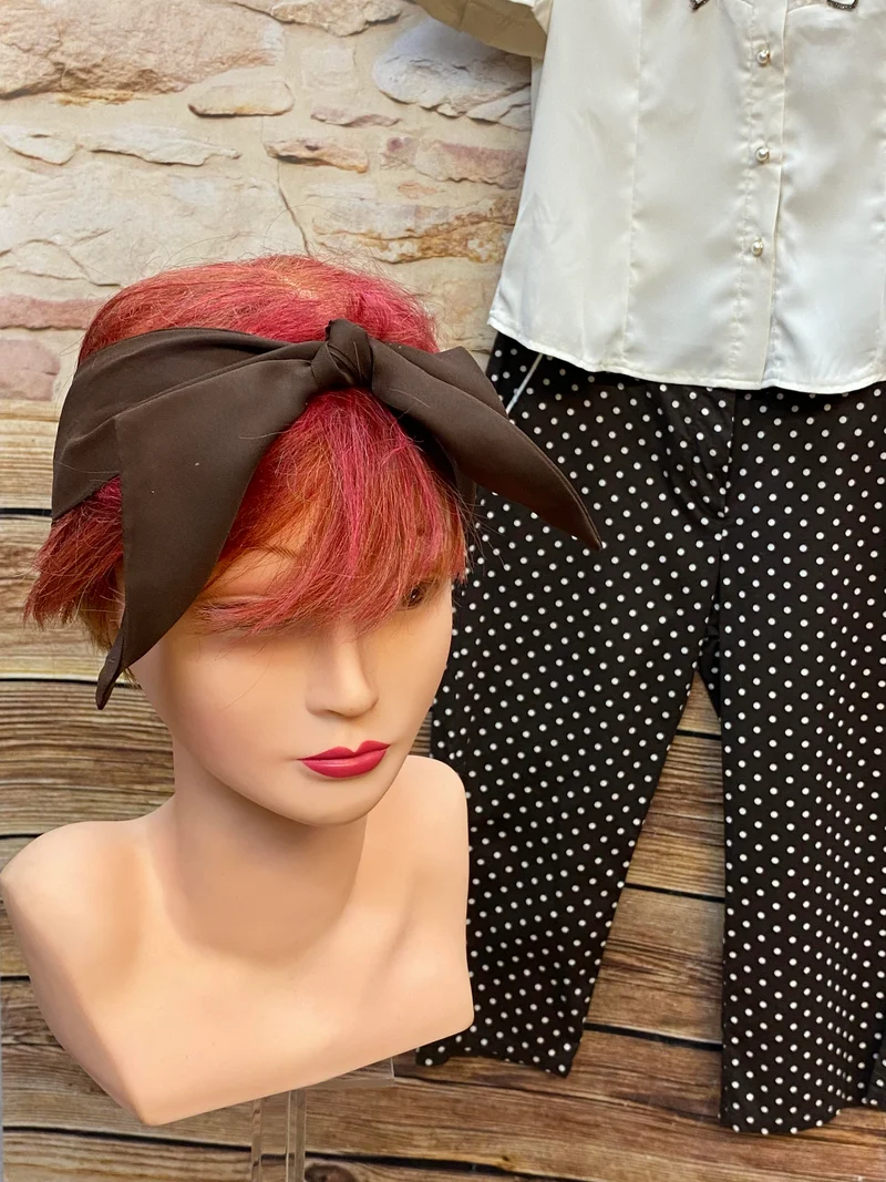 50er Jahre Damen Outfit Gr. 40 mit Caprihose, Bluse, Haarband und Handschuhen