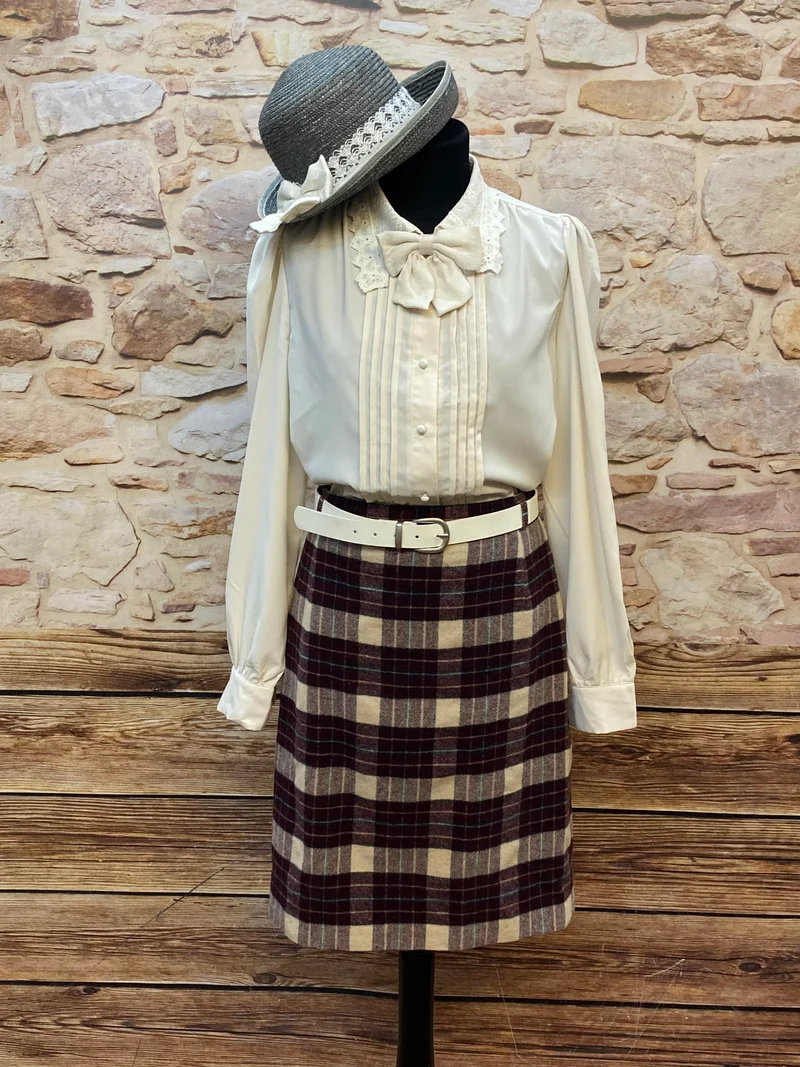 Damen Vintage Kostüm Gr. 46 im Edwardian-/Oldtimer-Stil mit Karorock, Bluse und Strohhut