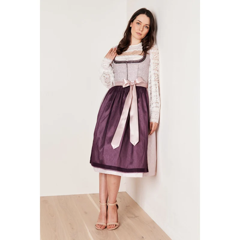 Dirndl in flieder
