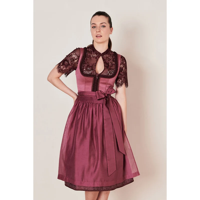 Dirndl in beere