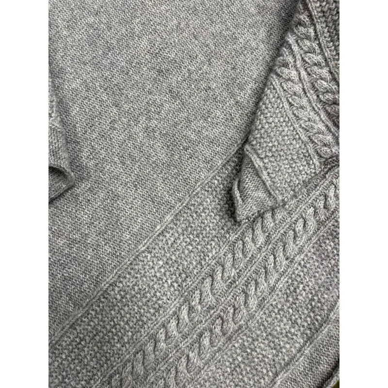 Strickcape in hellgrau
