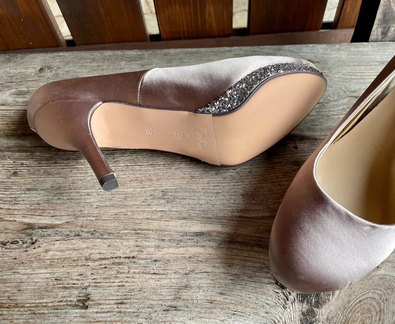Pumps, The essence Menbur Schuhe, Satin taupe, gold