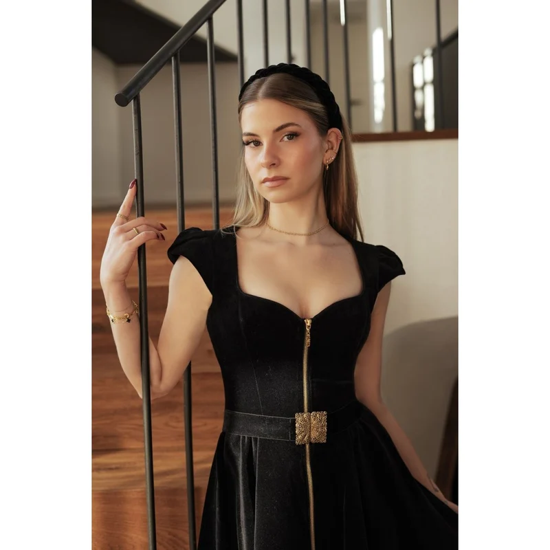Grazia in schwarz