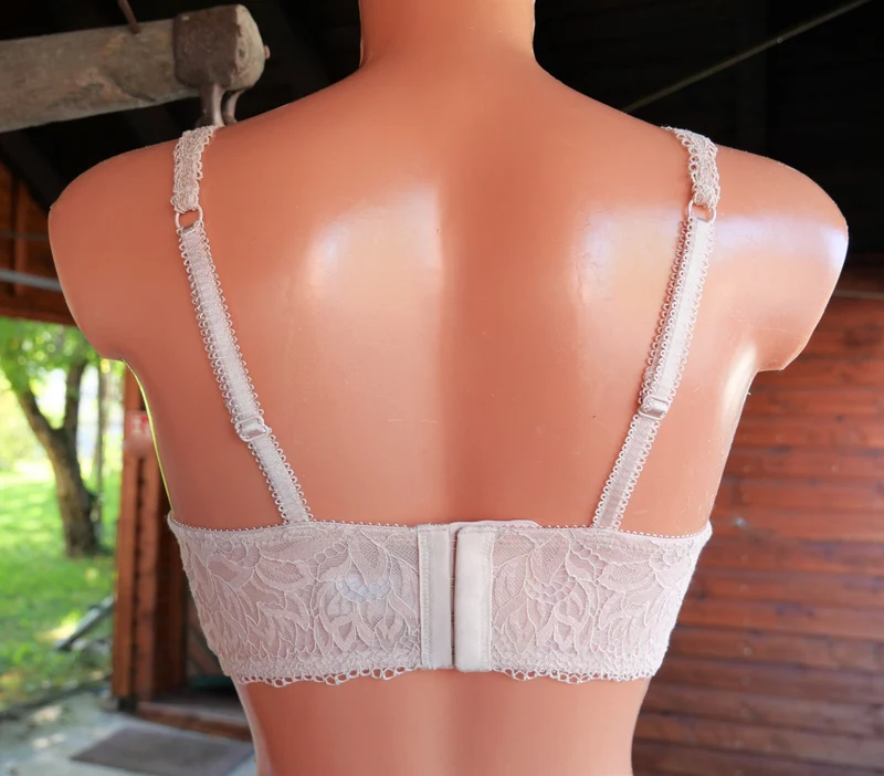 Bustier, BH, Nina von C., make-up, Nude, Spitze haut